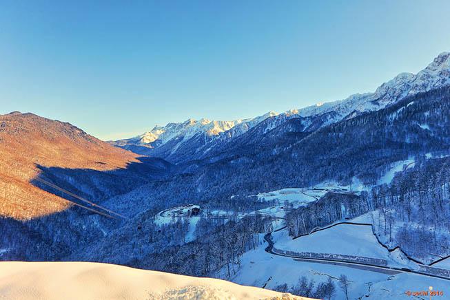 O Rosa Khutor Resort de Esqui Alpino está localizado no cume do Aibga / Foto: Sochi 2014/Divulgação